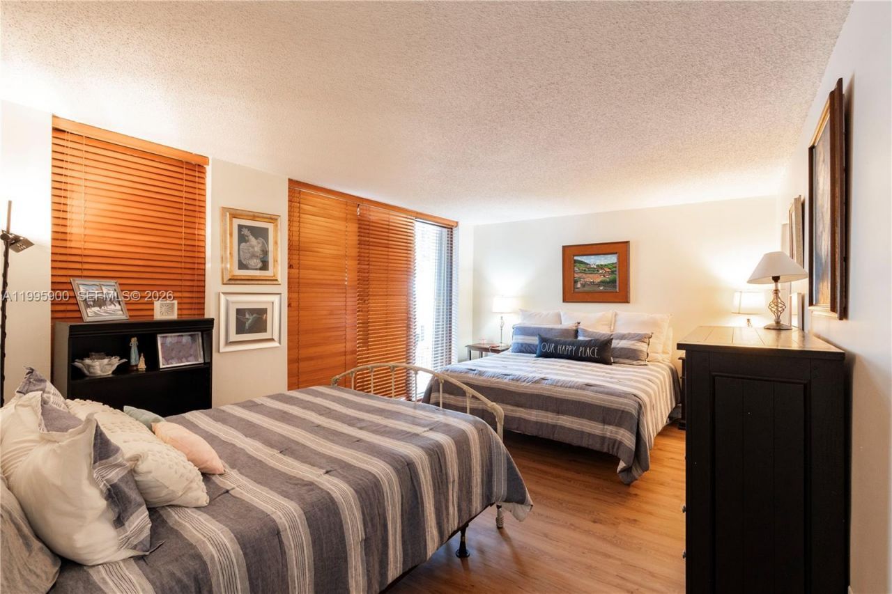 1440 Brickell Bay Dr, Unit 201, Miami, FL 33131 Photo