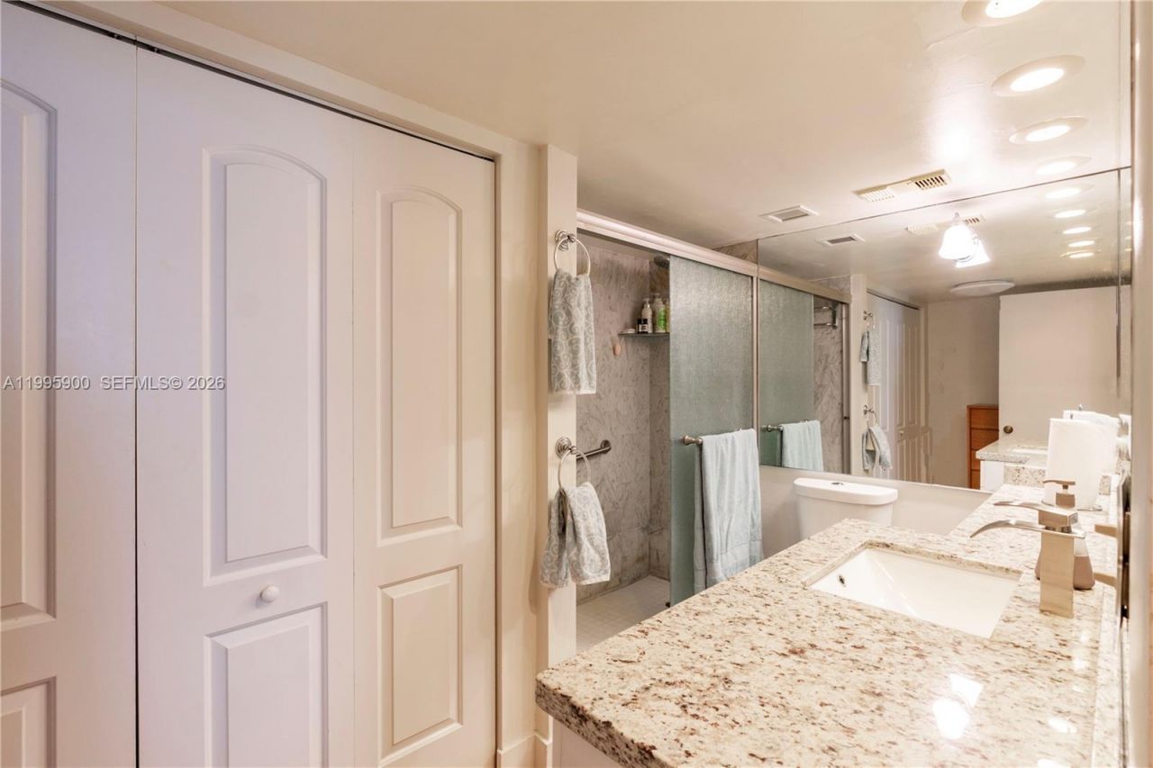 1440 Brickell Bay Dr, Unit 201, Miami, FL 33131 Photo