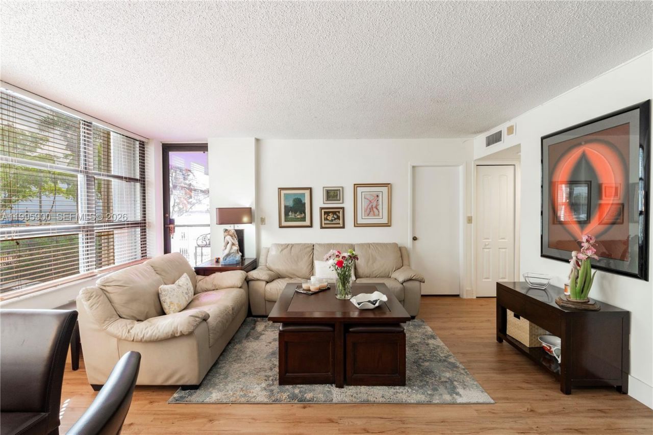 1440 Brickell Bay Dr, Unit 201, Miami, FL 33131 Photo