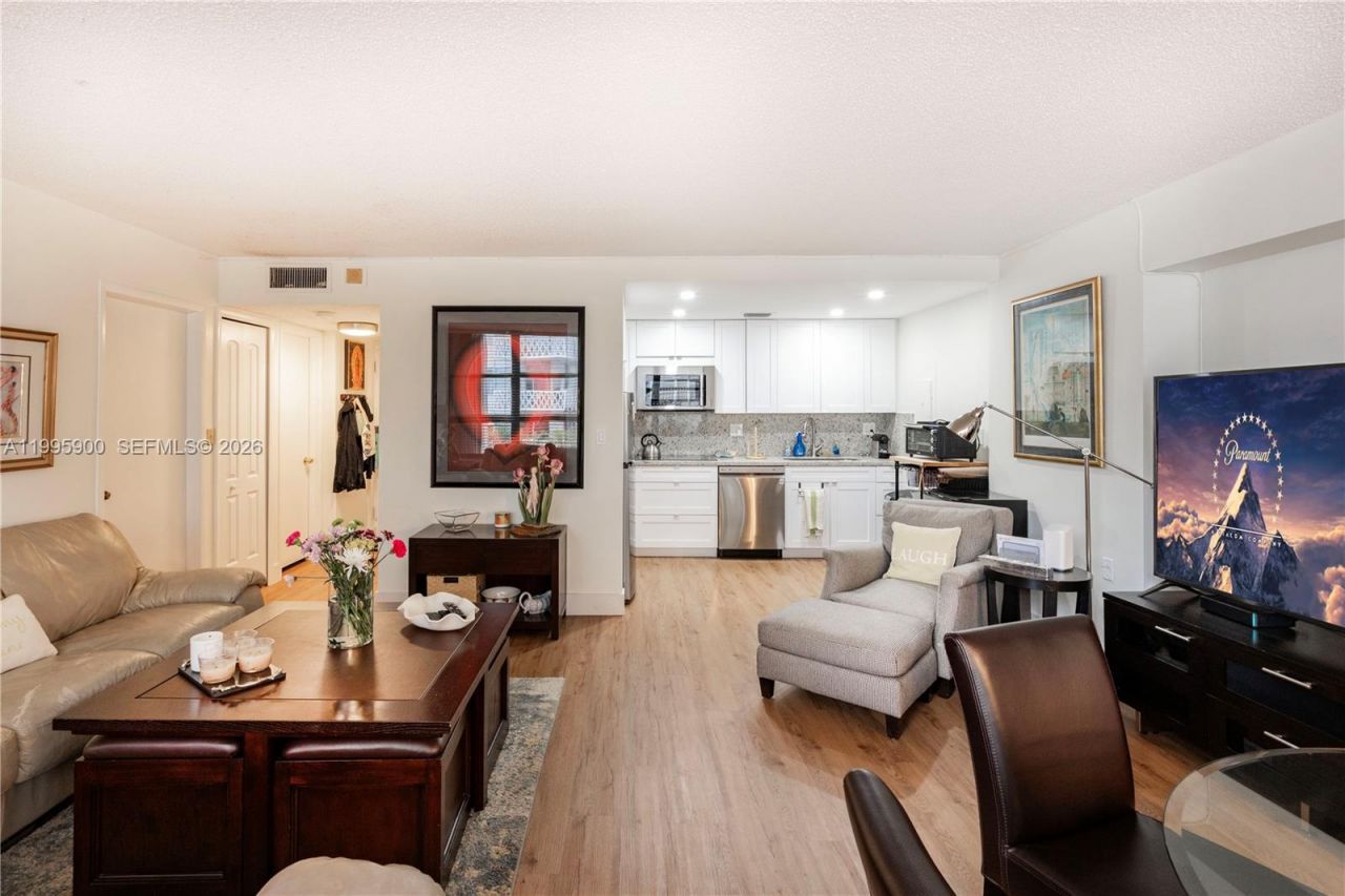 1440 Brickell Bay Dr, Unit 201, Miami, FL 33131 Photo