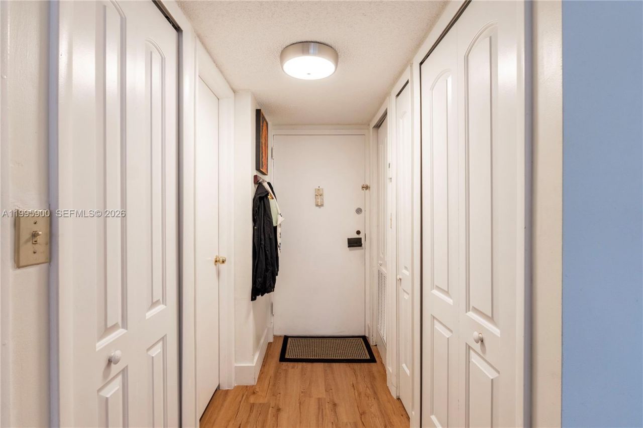 1440 Brickell Bay Dr, Unit 201, Miami, FL 33131 Photo