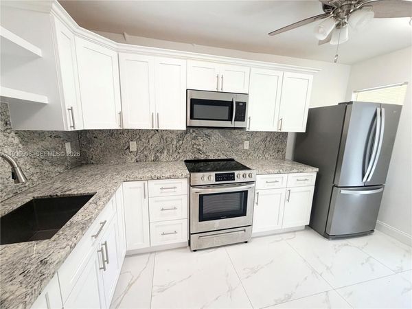 1150 Atlantic Shores Blvd, Unit 503, Hallandale Beach, FL 33009