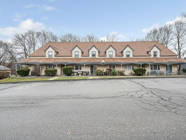 71 Kennedy Dr, Unit 71, Chelmsford, MA 01863