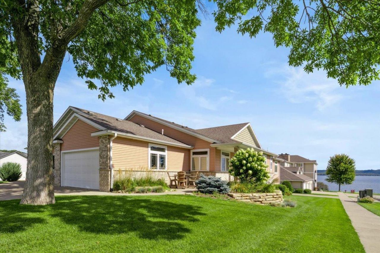1329 S Oak Street, Lake City, MN 55041 Main Photo