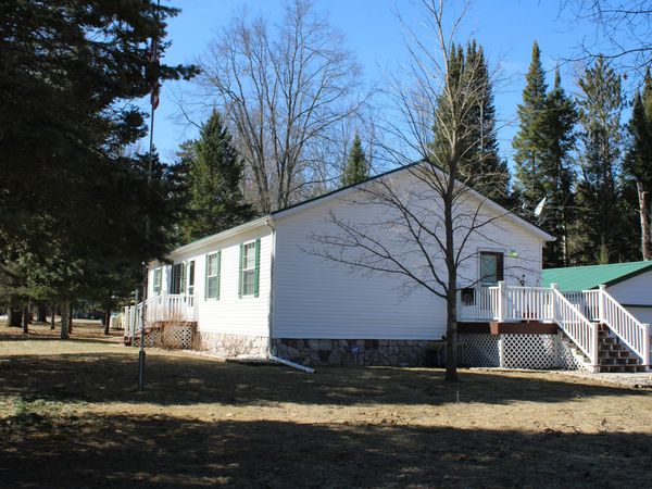 8010 Center Street, South Branch, MI 48761