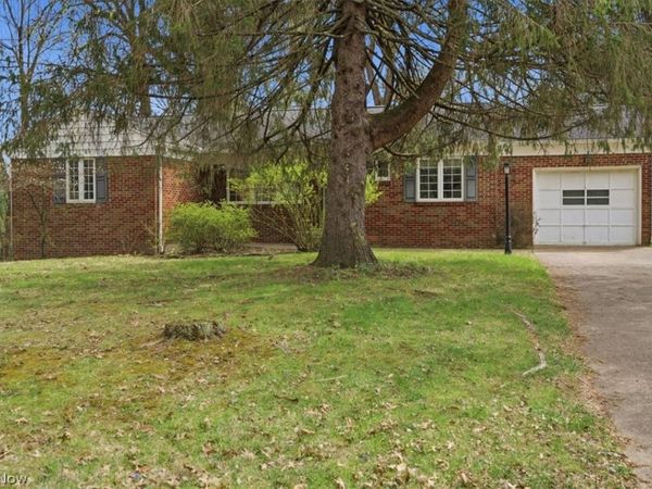 716 Briscoe Road , Parkersburg, WV 26104