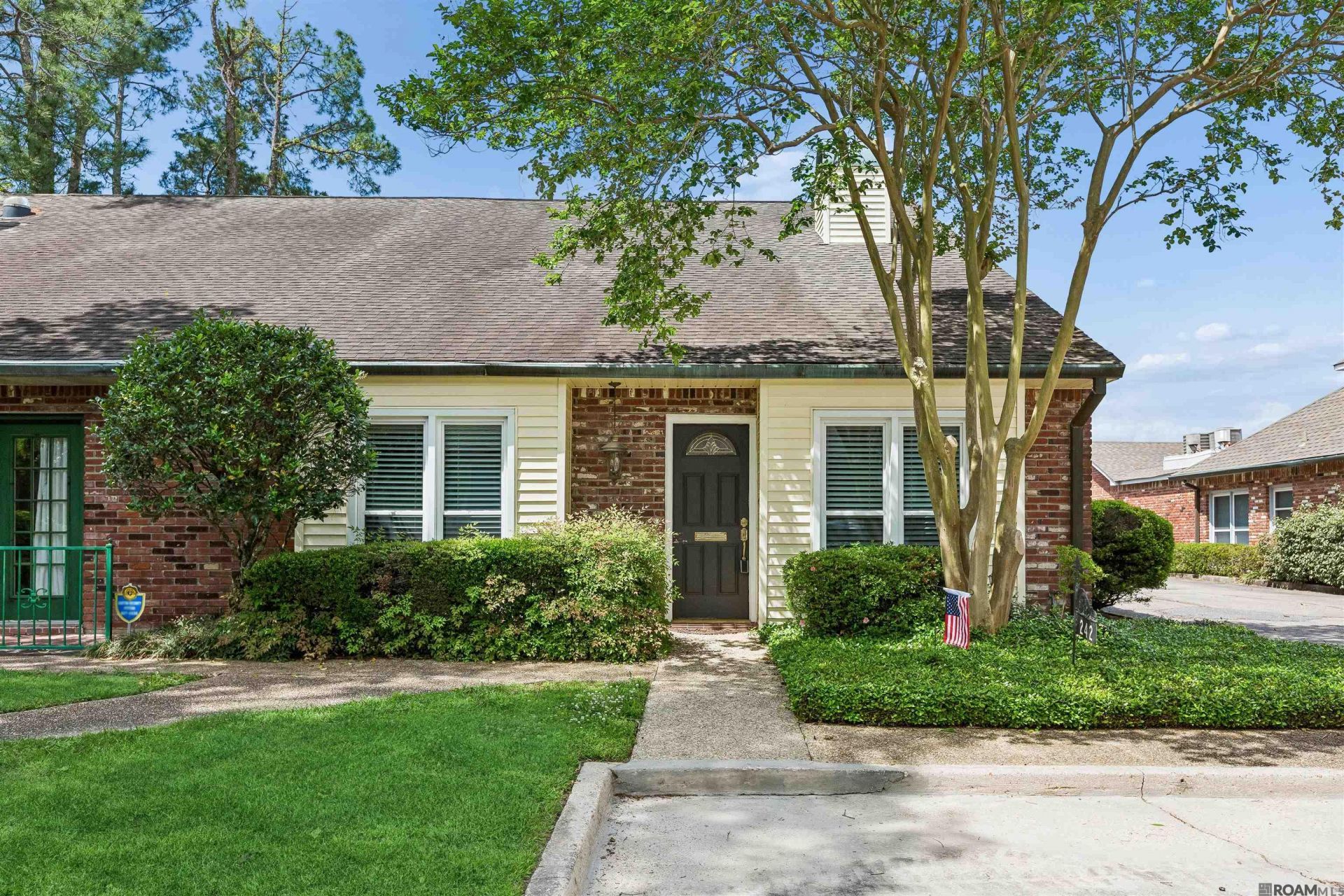 242 Mcgehee Dr, Baton Rouge, LA 70815 Main Photo
