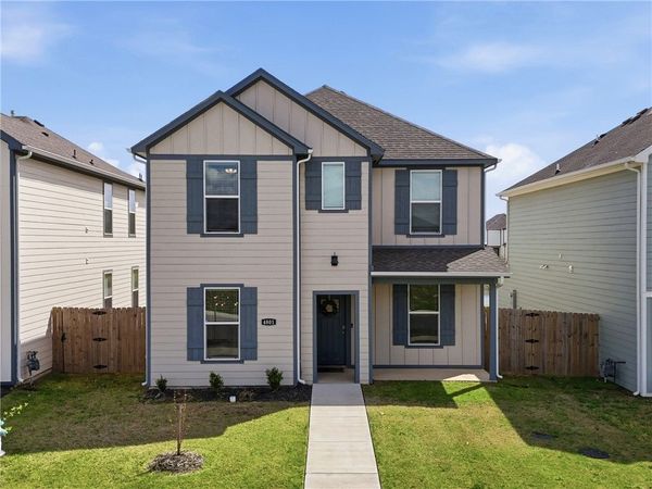 4801 W Triangle Street, Fayetteville, AR 72704