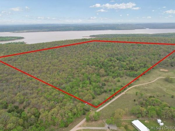 001 E Fred's Fish Camp Road, Stringtown, OK 74569