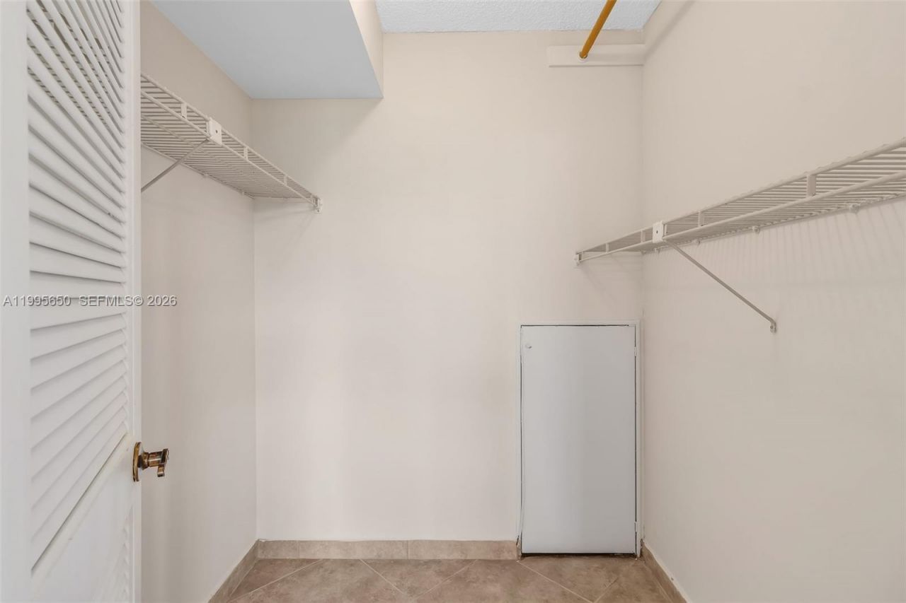 9820 S Hollybrook Lake Dr, Unit 106, Pembroke Pines, FL 33025 Photo