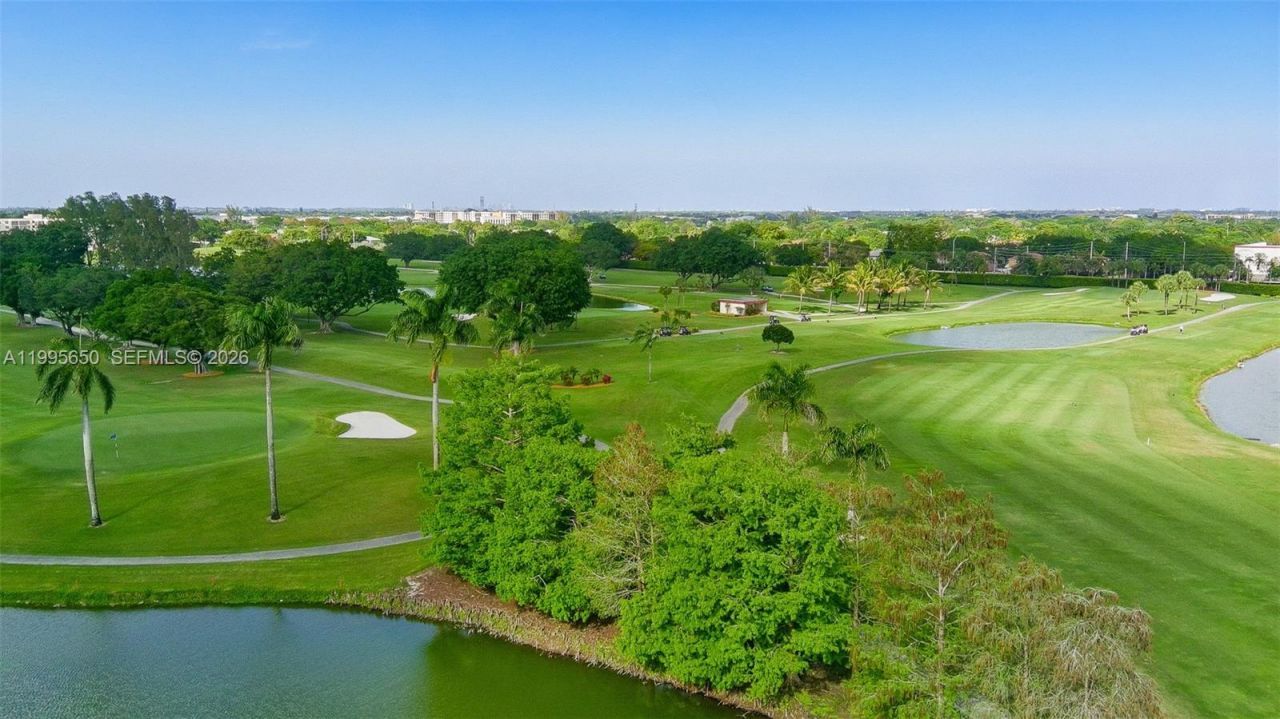 9820 S Hollybrook Lake Dr, Unit 106, Pembroke Pines, FL 33025 Photo