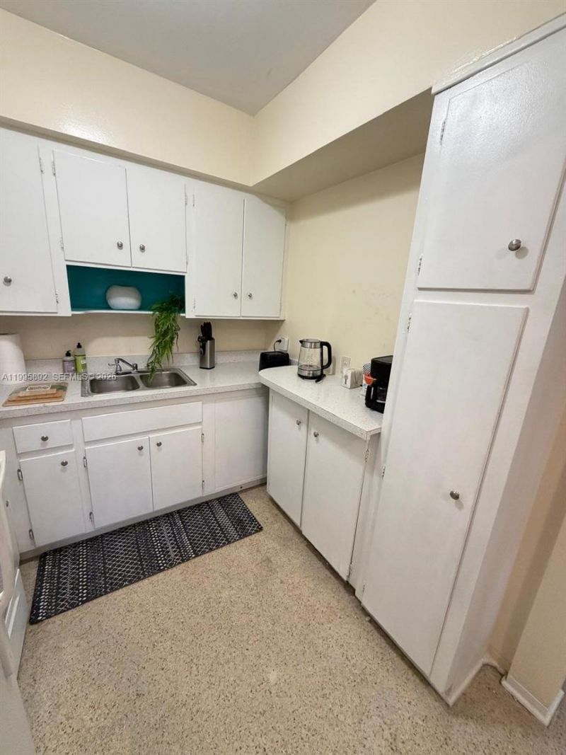 1111 N Victoria Park Rd, Unit 3, Fort Lauderdale, FL 33304 Photo