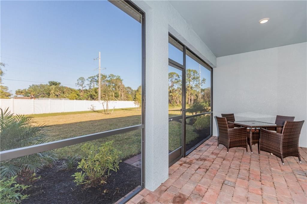 267 Tamarindo Ln, Naples, FL 34114 Photo