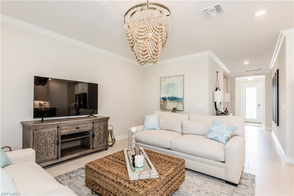 267 Tamarindo Ln, Naples, FL 34114 Photo