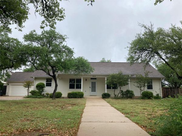 3016 Tradewind DR , Spicewood, TX 78669