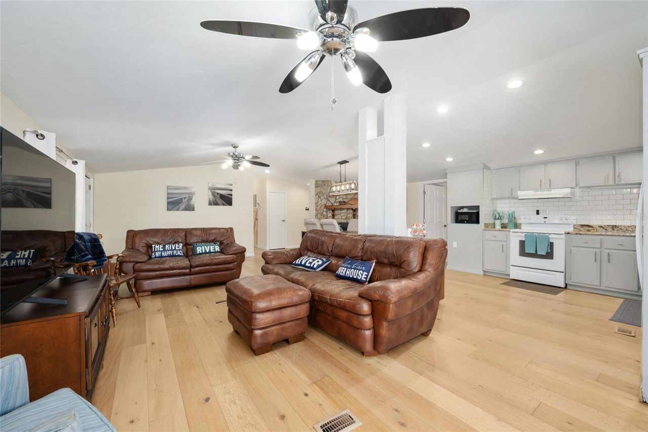 7870 SW 25th Place , Bell, FL 32619 Photo