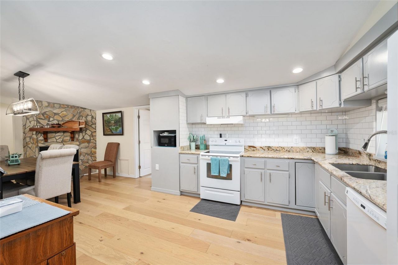 7870 SW 25th Place , Bell, FL 32619 Photo