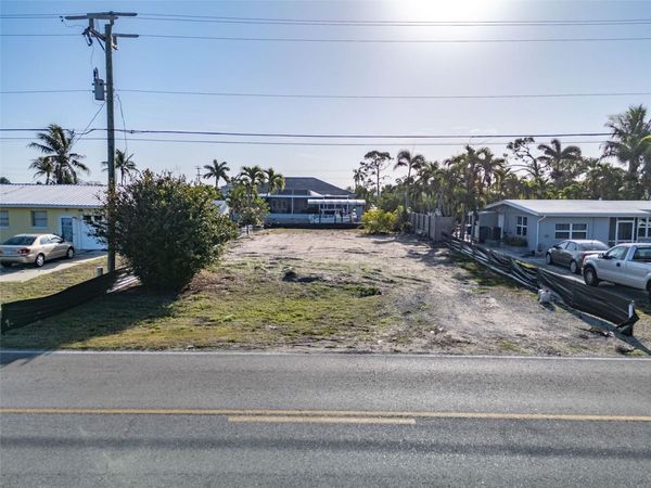 3314 YORK ROAD , ST JAMES CITY, FL 33956