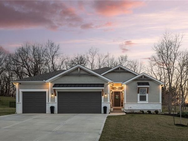 517 Southshore Drive, Lake Winnebago, MO 64034