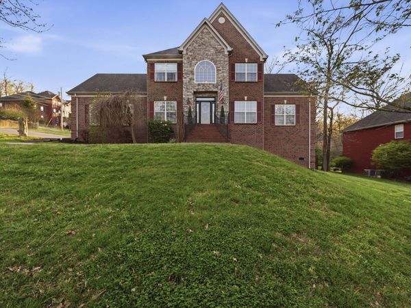 425 Westwood Dr , Smyrna, TN 37167