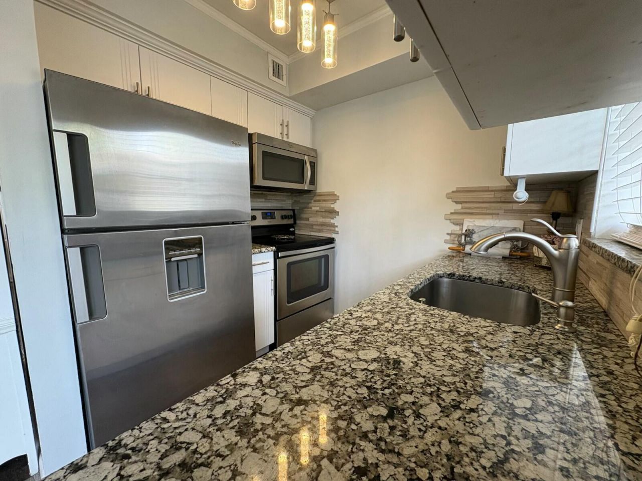 609 NE 13th Avenue, Unit 101, Fort Lauderdale, FL 33304 Photo