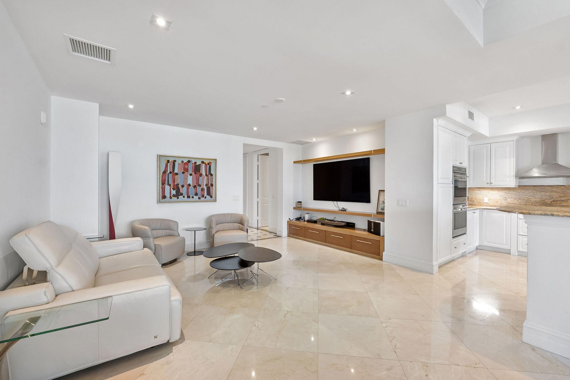 1 N Ocean Boulevard, Unit 402, Boca Raton, FL 33432 Photo