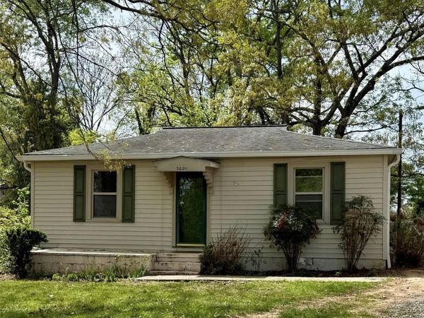 2025 28th Street NE, Hickory, NC 28601