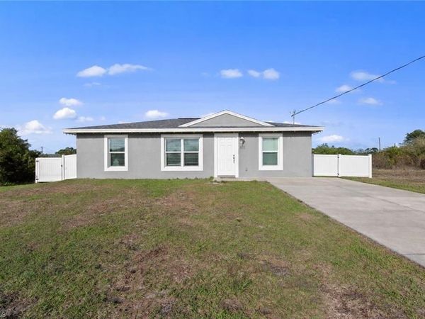 3113 Pebble LN , LABELLE, FL 33935