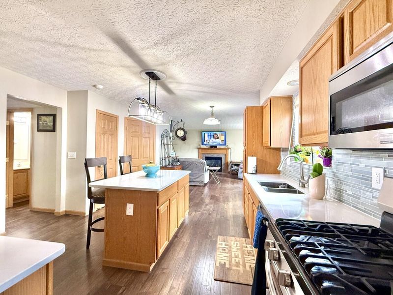 4593 Edgarton Drive, Grove City, OH 43123 Photo 3