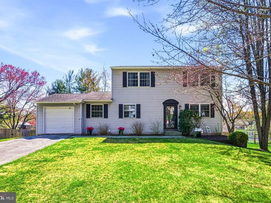 22 Hillcrest Drive, Downingtown, PA 19335 Main Photo