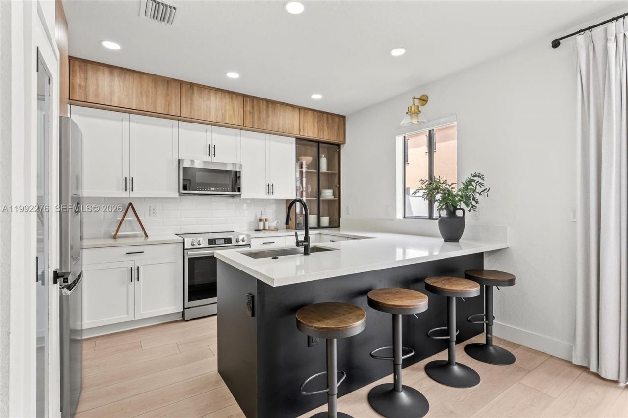 10487 W 34th Ct, Hialeah, FL 33018 Photo