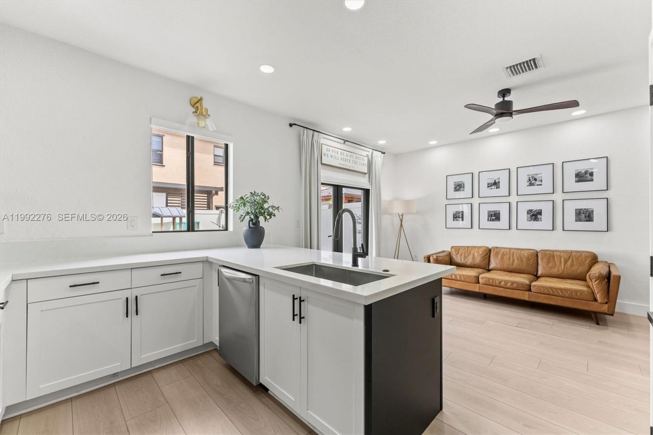 10487 W 34th Ct, Hialeah, FL 33018 Photo