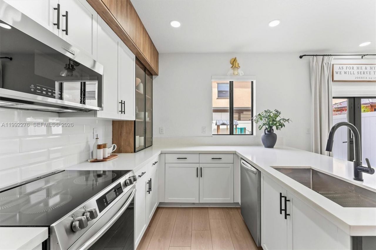 10487 W 34th Ct, Hialeah, FL 33018 Photo