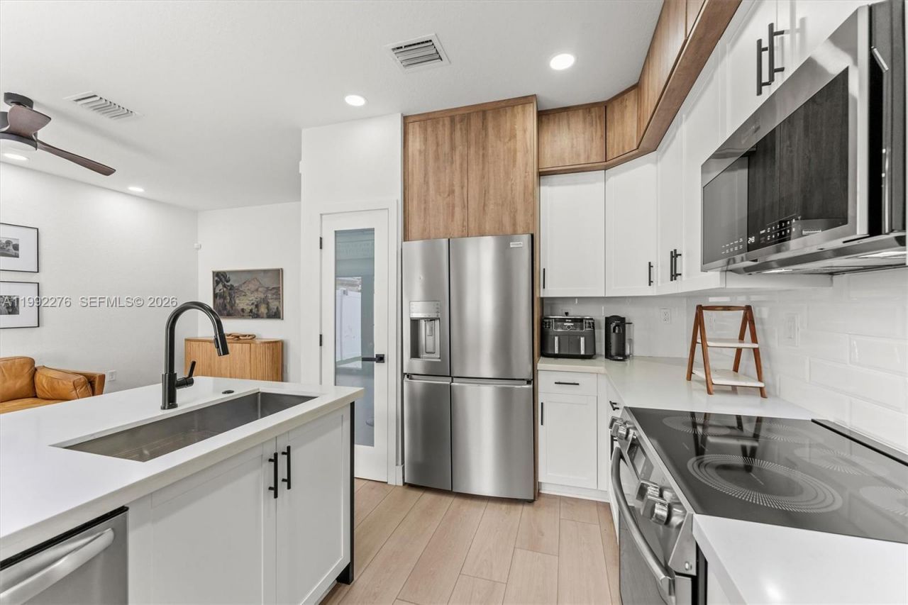 10487 W 34th Ct, Hialeah, FL 33018 Photo