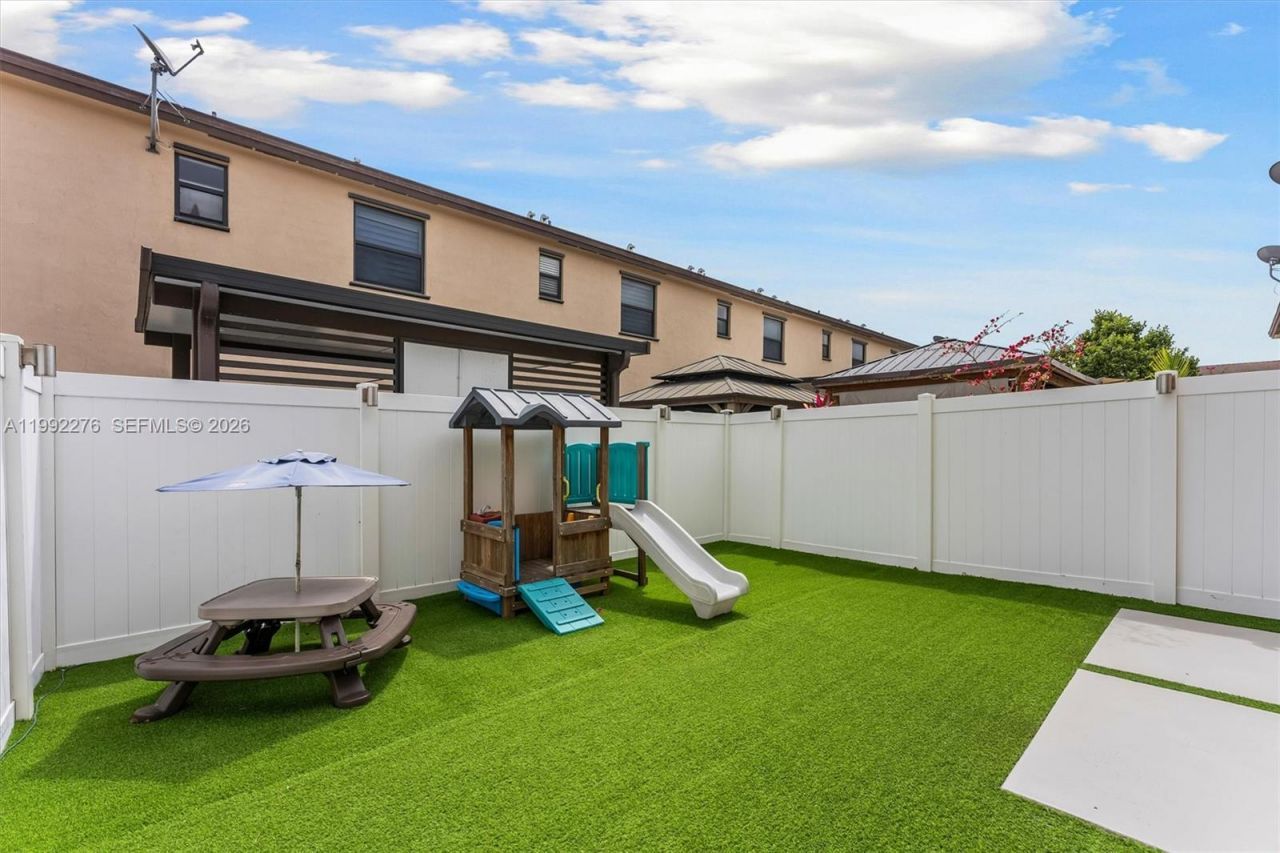 10487 W 34th Ct, Hialeah, FL 33018 Photo