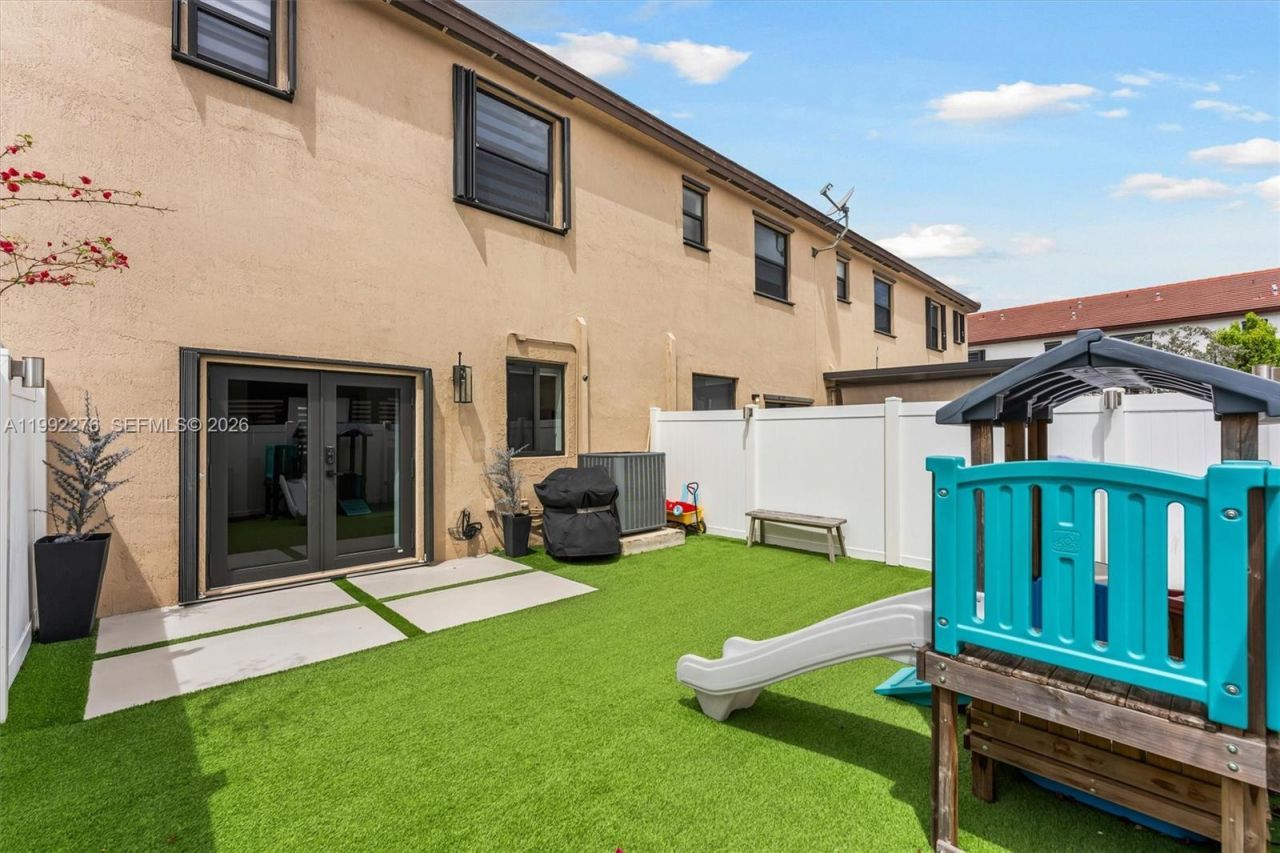 10487 W 34th Ct, Hialeah, FL 33018 Photo