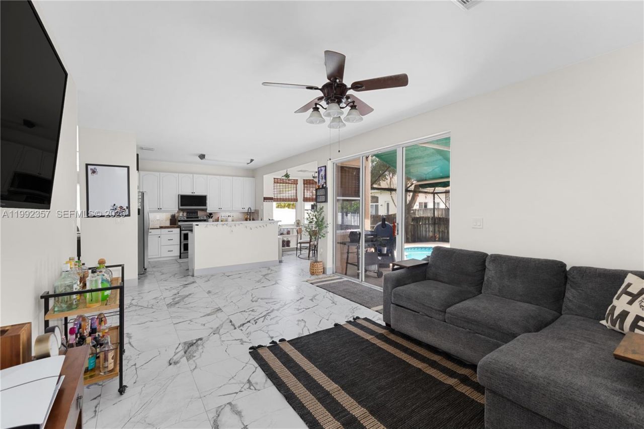 337 SW 188th Terrace, Pembroke Pines, FL 33029 Photo