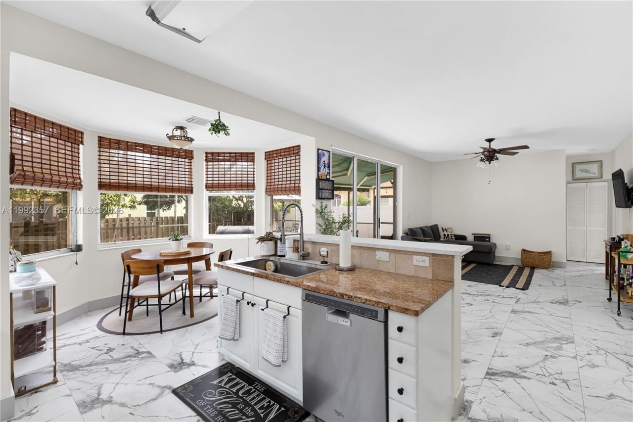 337 SW 188th Terrace, Pembroke Pines, FL 33029 Photo