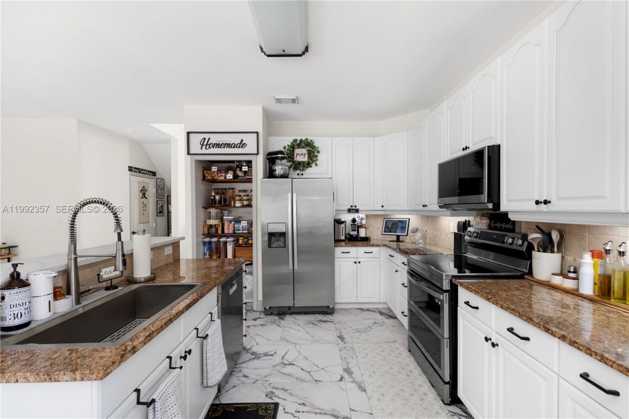 337 SW 188th Terrace, Pembroke Pines, FL 33029 Photo