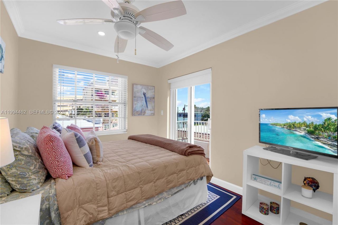 335 Virginia St, Hollywood, FL 33019 Photo