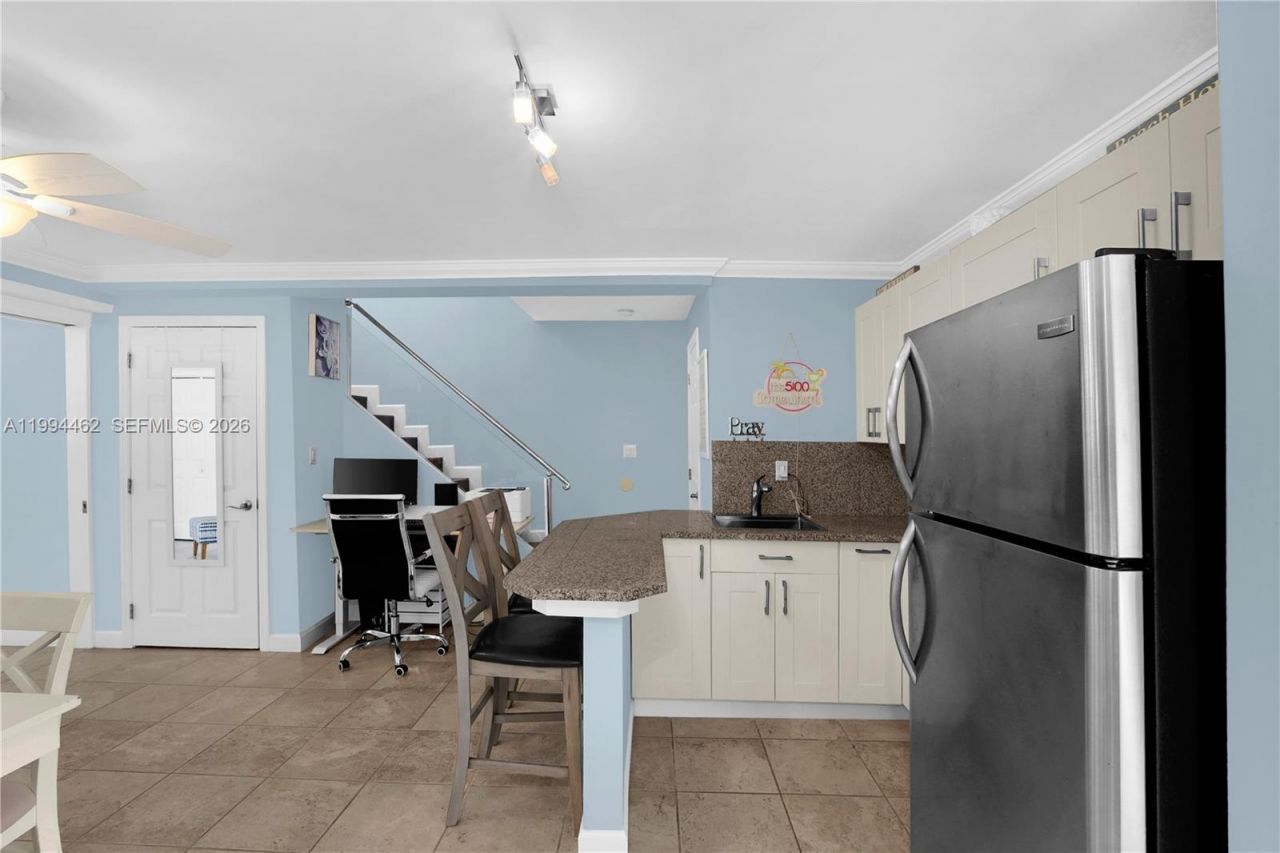 335 Virginia St , Hollywood, FL 33019 Photo