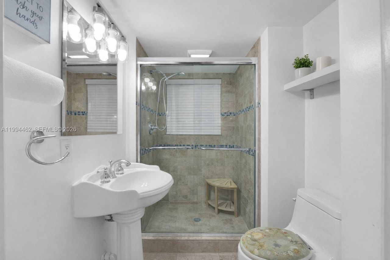 335 Virginia St, Hollywood, FL 33019 Photo