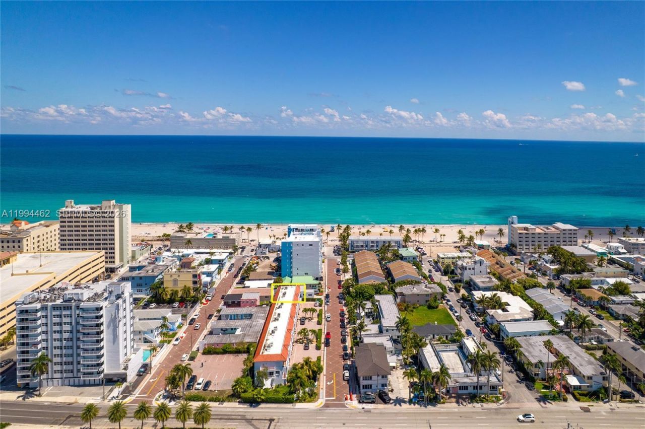 335 Virginia St , Hollywood, FL 33019 Photo