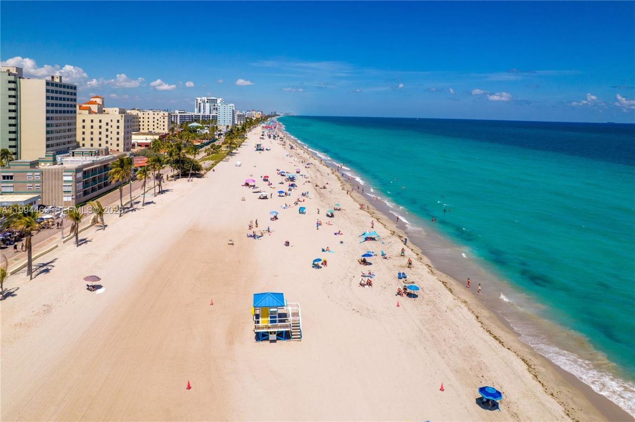 335 Virginia St , Hollywood, FL 33019 Photo