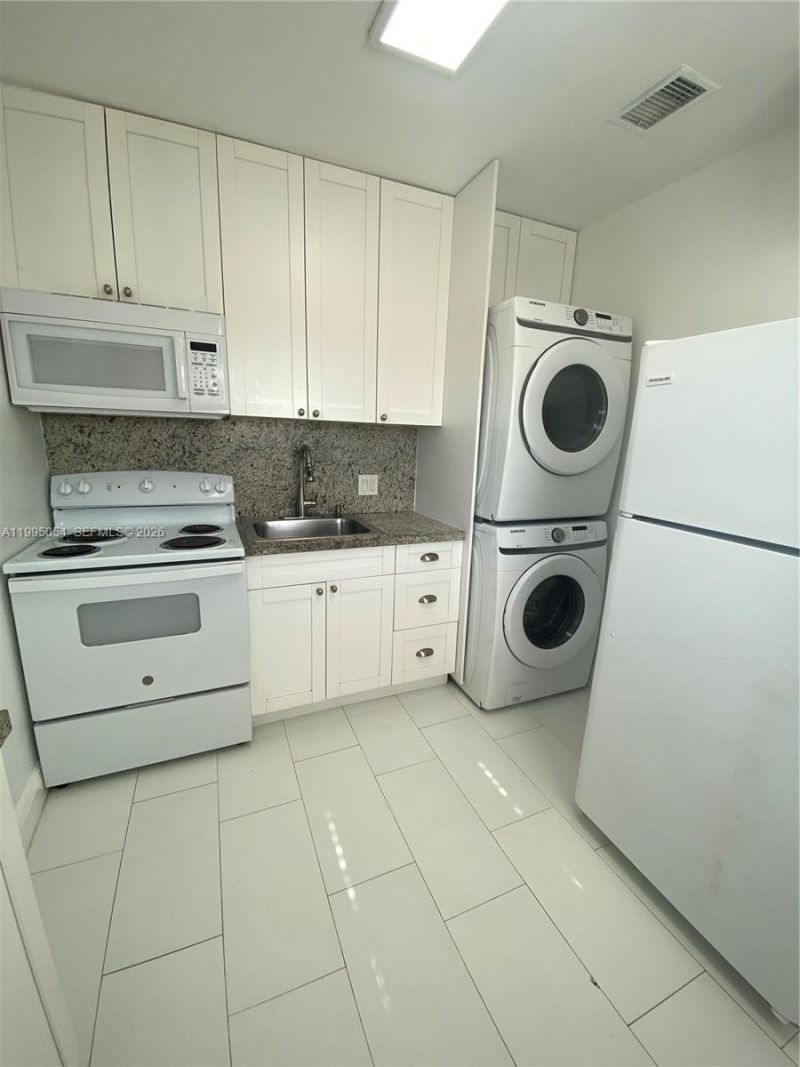 2833 SW 38th Ave, Unit 2833, Miami, FL 33134 Photo