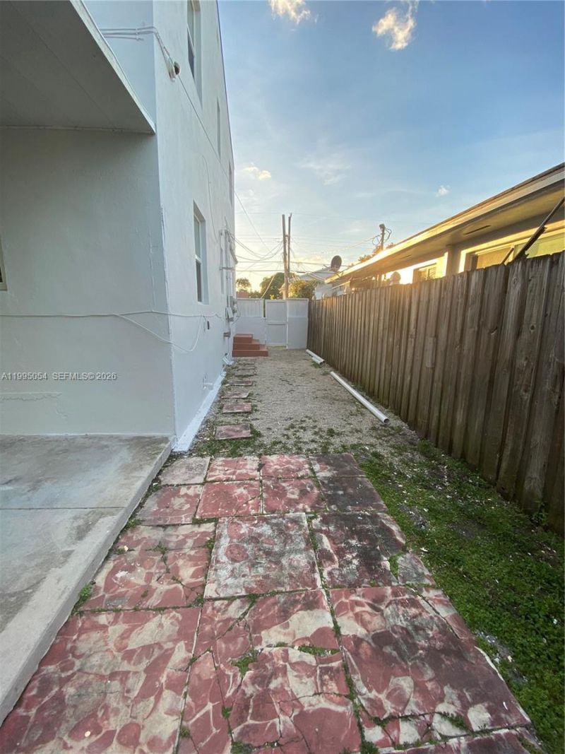 2833 SW 38th Ave, Unit 2833, Miami, FL 33134 Photo