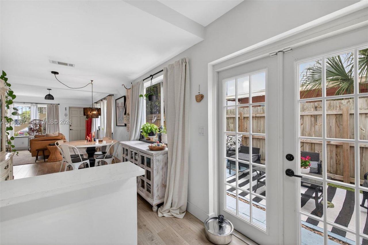 4525 NE 21st Ave, Unit 1, Fort Lauderdale, FL 33308 Photo