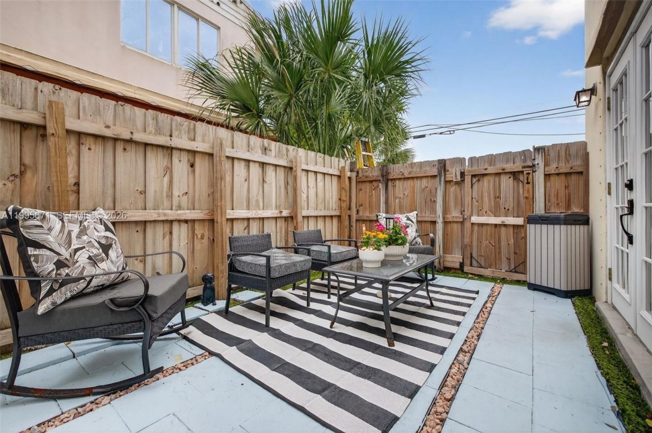 4525 NE 21st Ave, Unit 1, Fort Lauderdale, FL 33308 Photo