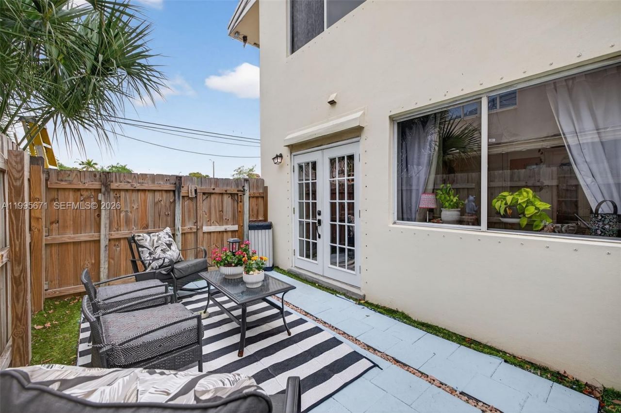 4525 NE 21st Ave, Unit 1, Fort Lauderdale, FL 33308 Photo