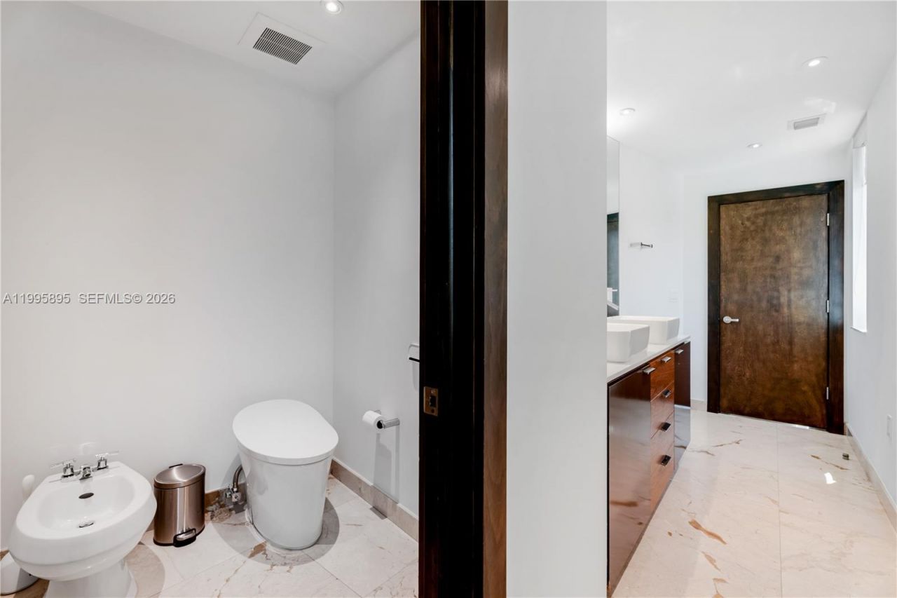 548 Fernwood Rd, Unit 548, Key Biscayne, FL 33149 Photo